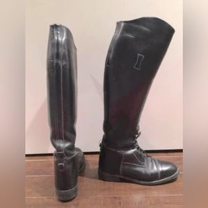 Riding boots